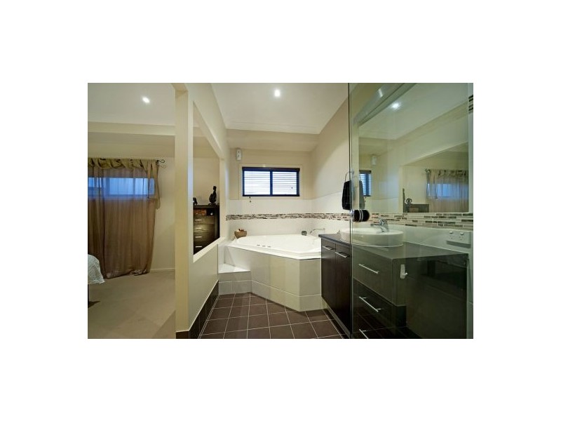 8 Mistral Lane, Coomera Waters QLD 4209