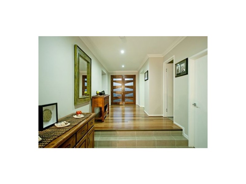 5 Ruthean Circuit, Coomera Waters QLD 4209