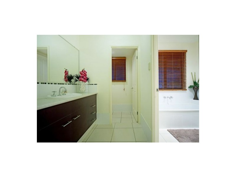 2 Slipstream Road, Coomera Waters QLD 4209
