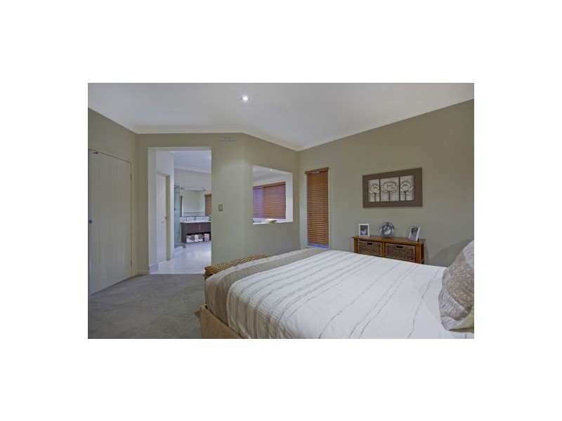 32  Pathfinder Road, Coomera Waters QLD 4209