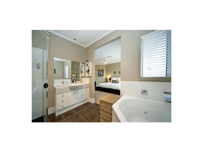 20 Slipstream Road, Coomera Waters QLD 4209