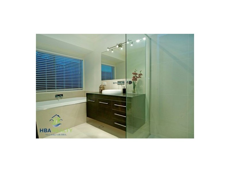 27 Scenic Crescent, Coomera QLD 4209