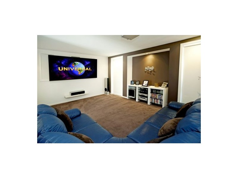 9 Buccaneer Way, Coomera Waters QLD 4209