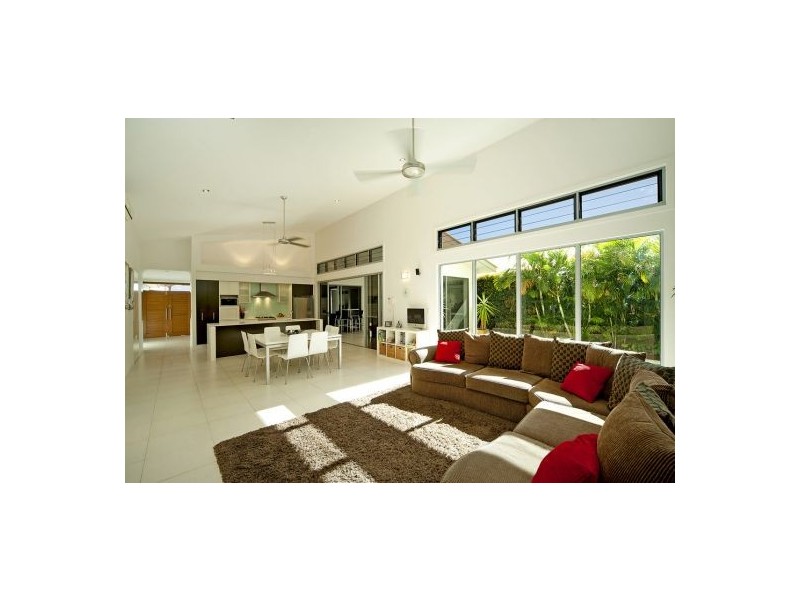9 Buccaneer Way, Coomera Waters QLD 4209