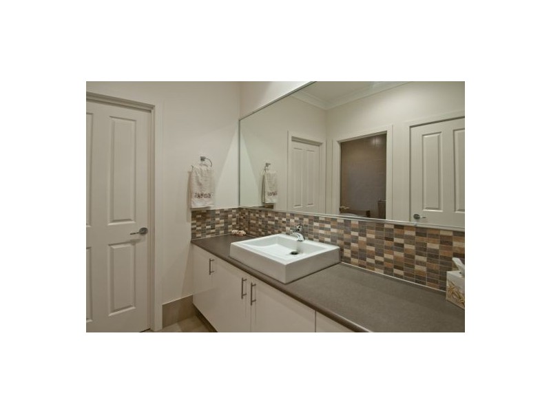 10 Boambillee Drive, Coomera Waters QLD 4209