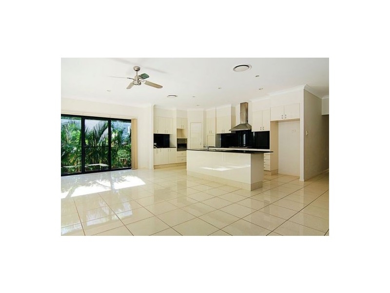 18 Pacha Close, Coomera Waters QLD 4209