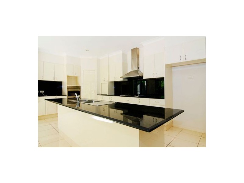 18 Pacha Close, Coomera Waters QLD 4209