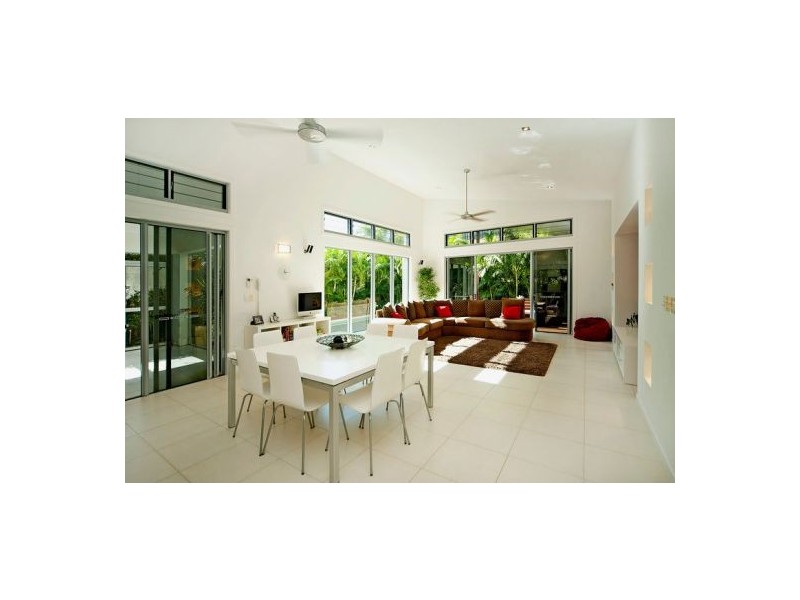 9 Buccaneer Way, Coomera Waters QLD 4209