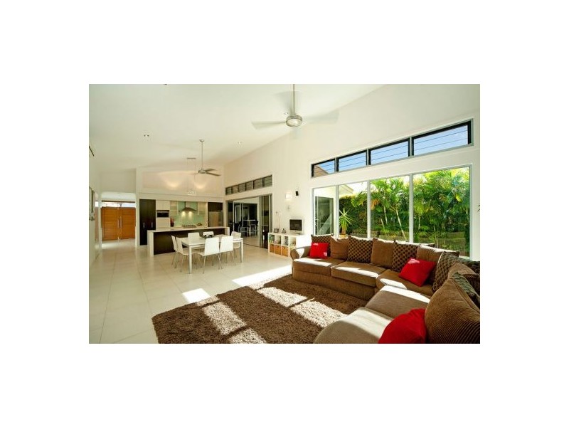 9 Buccaneer Way, Coomera Waters QLD 4209