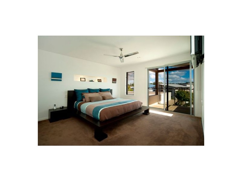 9 Buccaneer Way, Coomera Waters QLD 4209