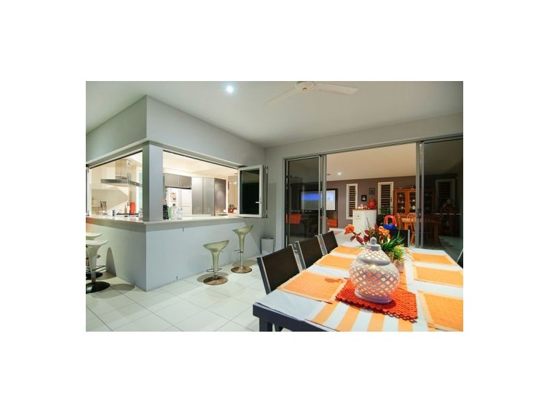 21 Buccaneer Way, Coomera Waters QLD 4209