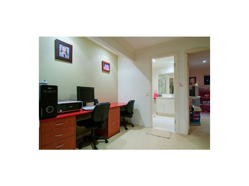 21 Buccaneer Way, Coomera Waters QLD 4209
