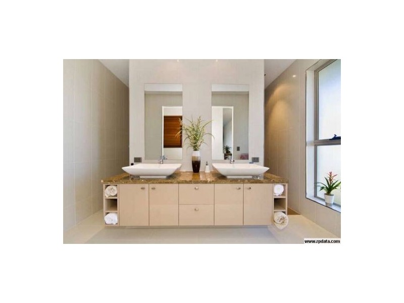 19 Impeccable Circuit, Coomera Waters QLD 4209
