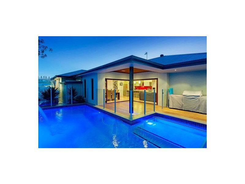 8 SCENIC CRESCENT, Coomera QLD 4209