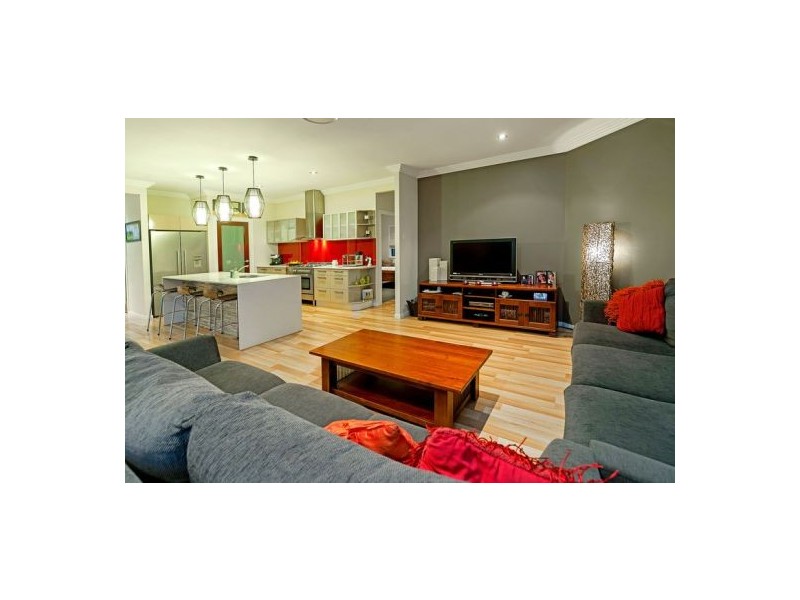 8 SCENIC CRESCENT, Coomera QLD 4209