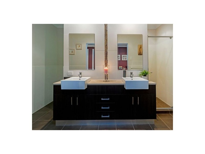 8 SCENIC CRESCENT, Coomera QLD 4209