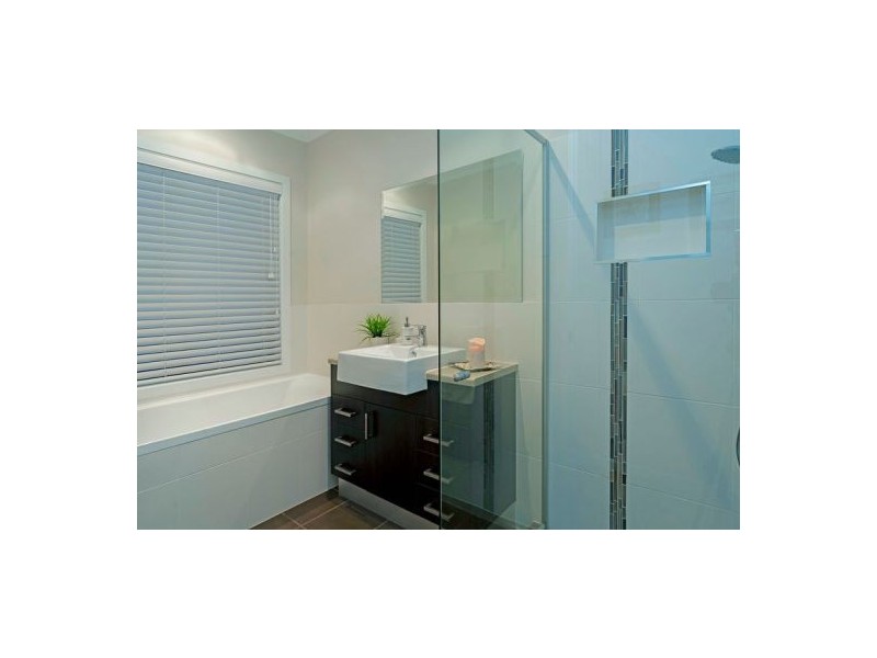 8 SCENIC CRESCENT, Coomera QLD 4209