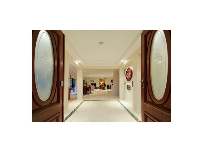 17 Solo Place, Coomera Waters QLD 4209