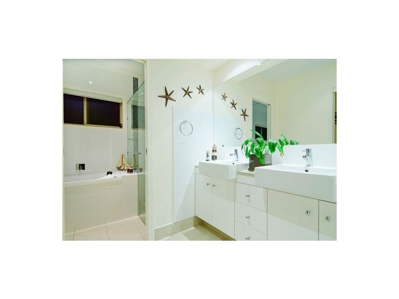 4 Ratu Lane, Coomera Waters QLD 4209