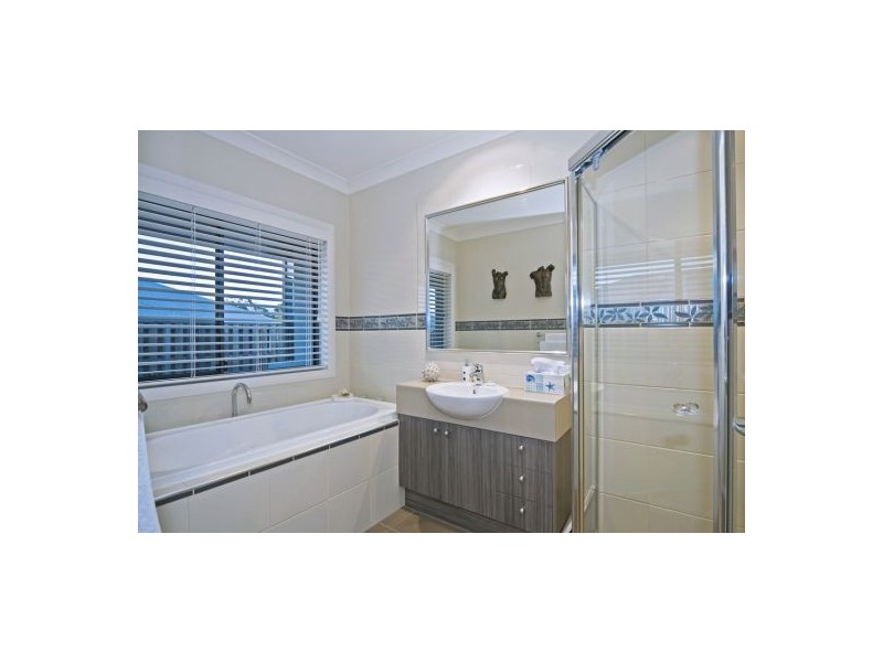 5 Ragamuffin Drive West, Coomera Waters QLD 4209