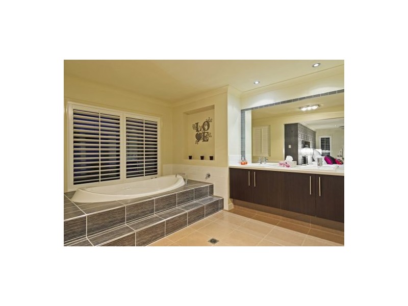 73 Impeccable Circuit, Coomera Waters QLD 4209