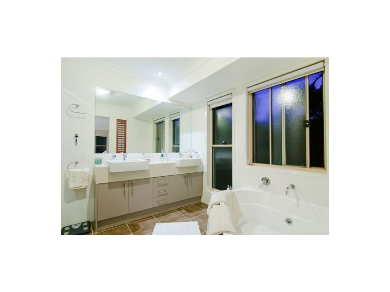 2 Iceberg Lane, Coomera Waters QLD 4209