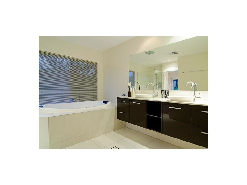 27 Elusive Road, Coomera Waters QLD 4209