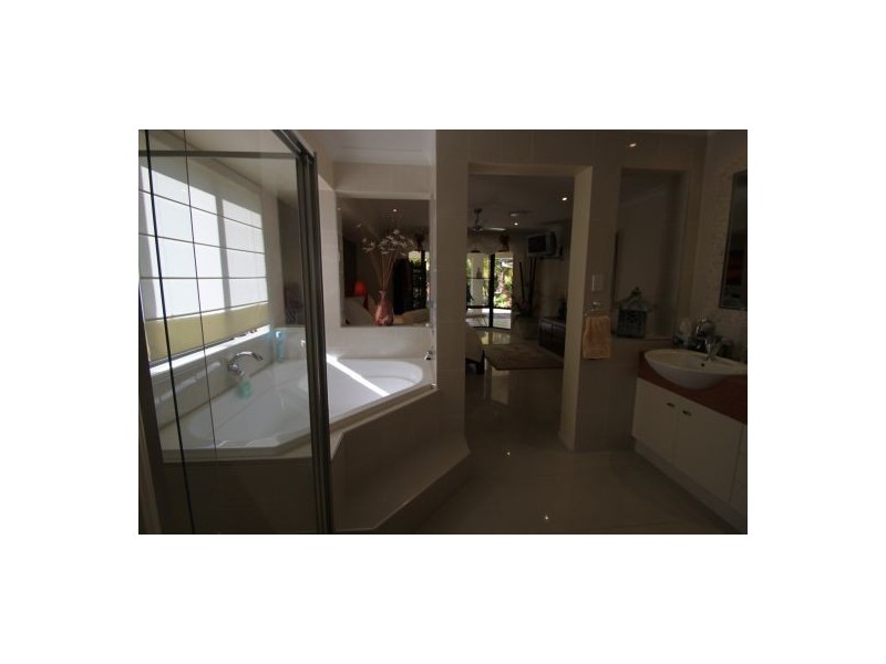 17 Rainbow Circuit, Coomera Waters QLD 4209