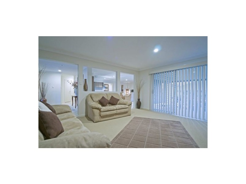 9 Rainbow Circuit, Coomera Waters QLD 4209
