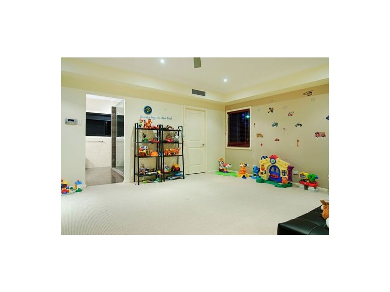 9 Veninde Lane, Coomera Waters QLD 4209