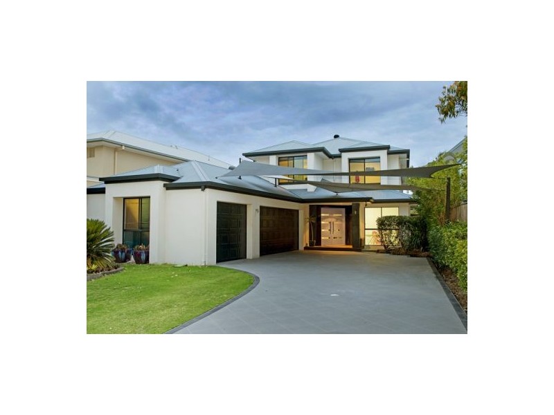 9 Ripple Court, Coomera Waters QLD 4209