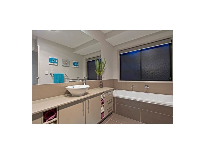 77 Impeccable Circuit, Coomera Waters QLD 4209
