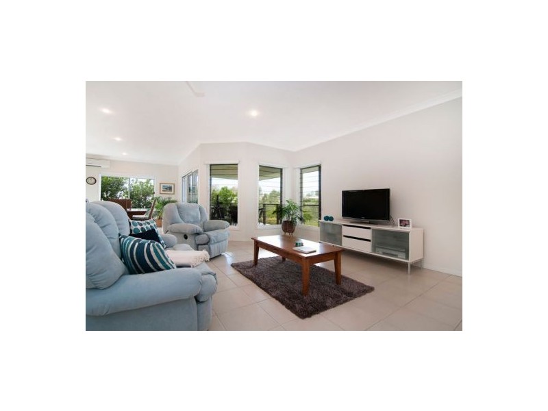 8 Barrington Street, Upper Coomera QLD 4209