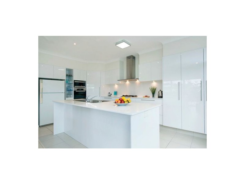 8 Barrington Street, Upper Coomera QLD 4209