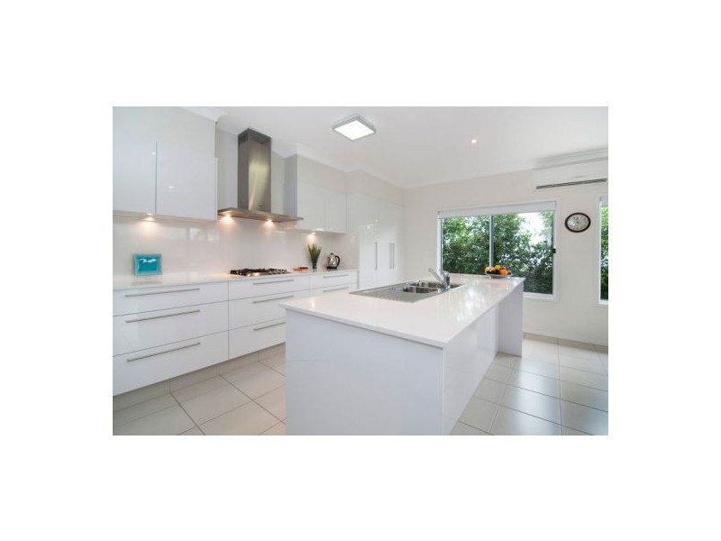 8 Barrington Street, Upper Coomera QLD 4209