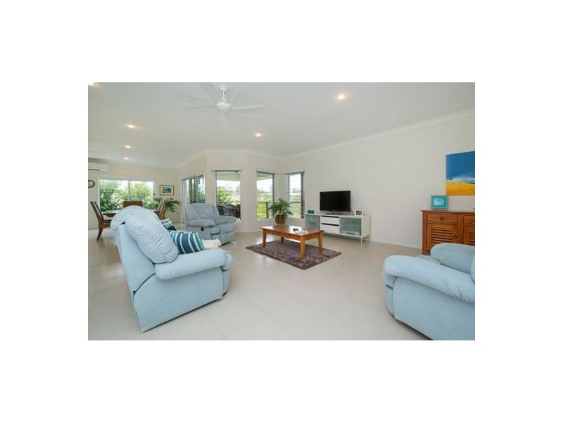 8 Barrington Street, Upper Coomera QLD 4209