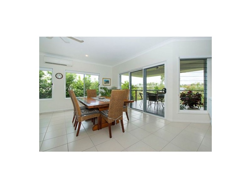 8 Barrington Street, Upper Coomera QLD 4209