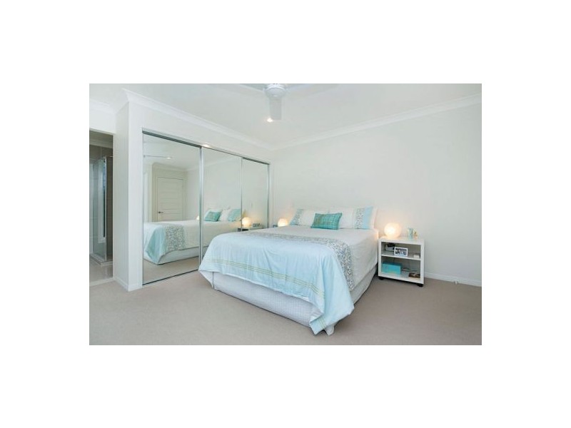 8 Barrington Street, Upper Coomera QLD 4209