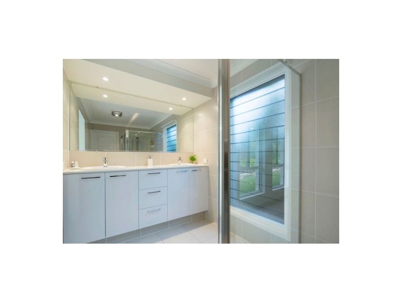 8 Barrington Street, Upper Coomera QLD 4209