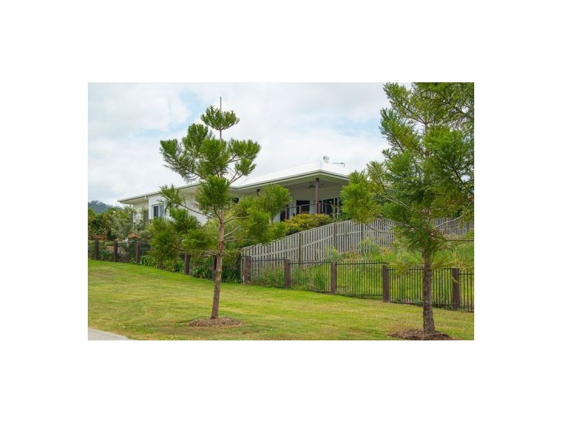 8 Barrington Street, Upper Coomera QLD 4209