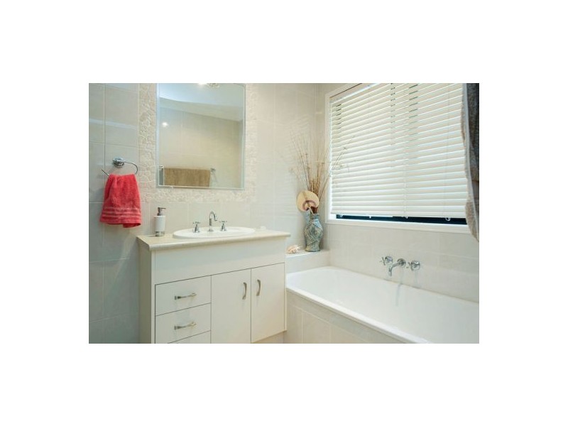 17 Rainbow Circuit, Coomera Waters QLD 4209