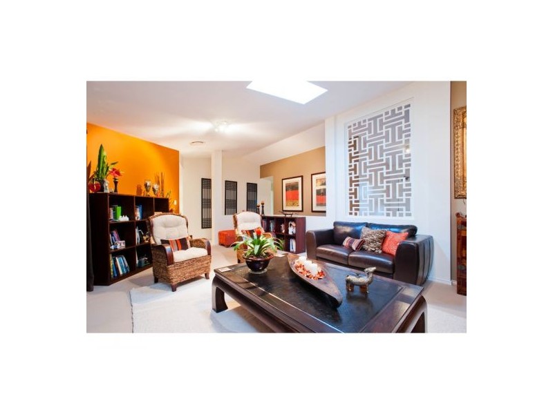 6 Mellum Circuit, Pacific Pines QLD 4211