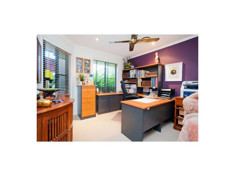 6 Mellum Circuit, Pacific Pines QLD 4211