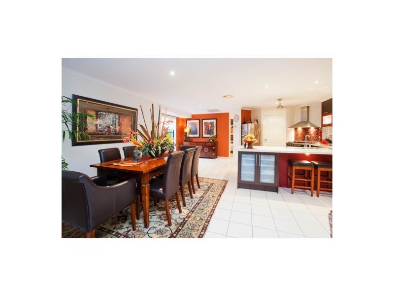 6 Mellum Circuit, Pacific Pines QLD 4211