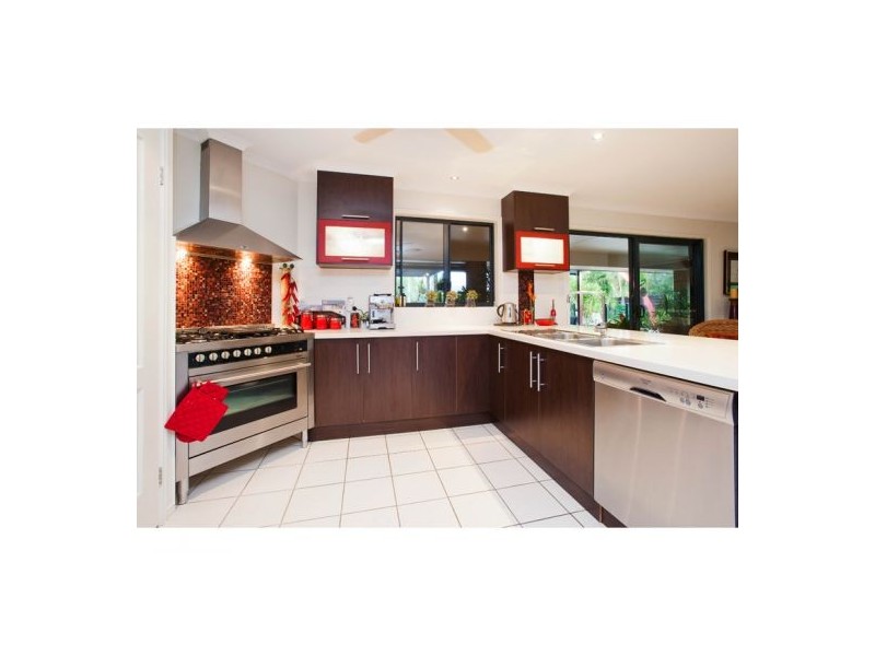 6 Mellum Circuit, Pacific Pines QLD 4211