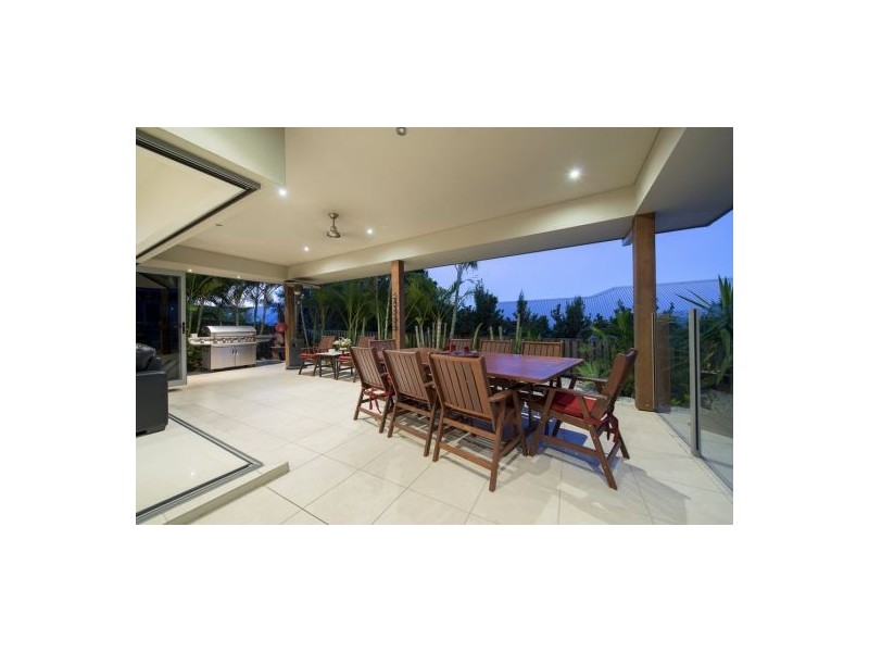 7 Sailaway Court, Coomera Waters QLD 4209