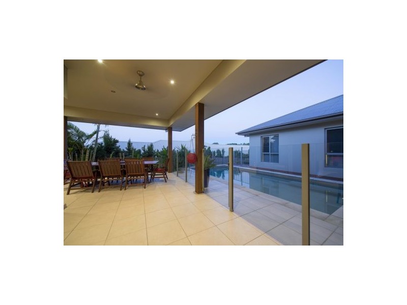 7 Sailaway Court, Coomera Waters QLD 4209