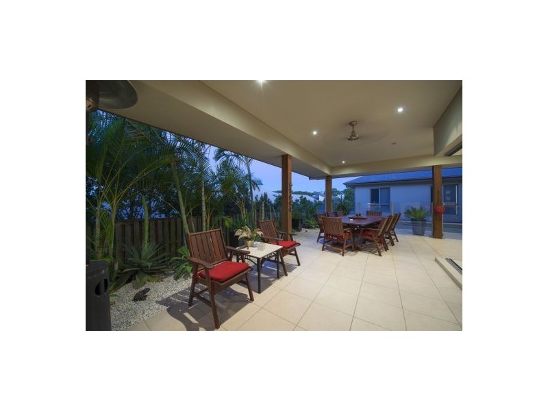 7 Sailaway Court, Coomera Waters QLD 4209