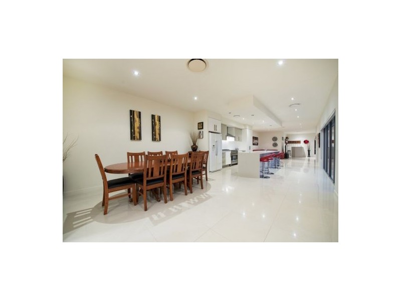 7 Sailaway Court, Coomera Waters QLD 4209