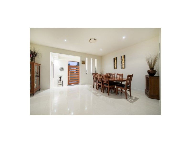 7 Sailaway Court, Coomera Waters QLD 4209